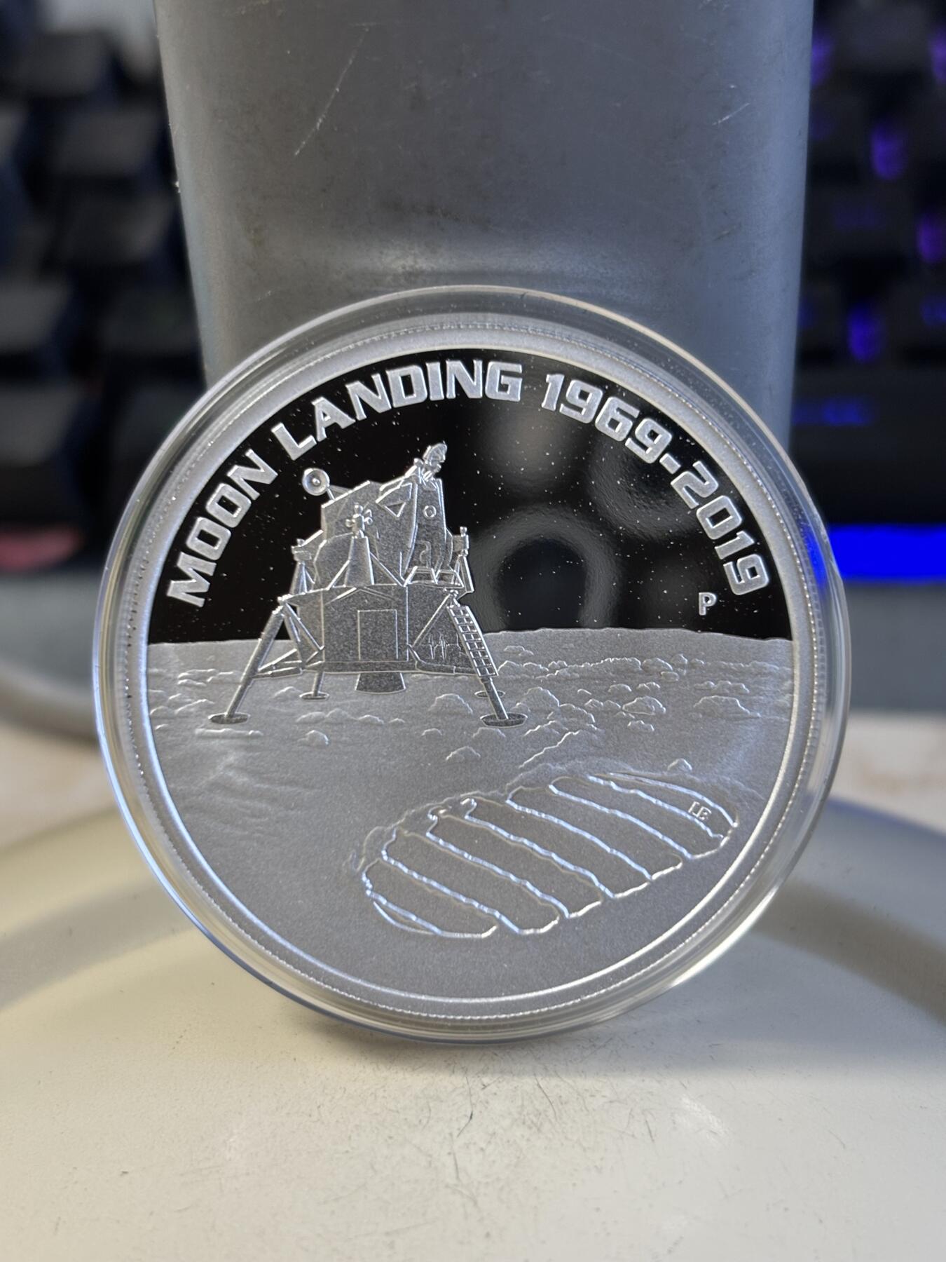 第195期拍卖 澳大利亚2019年登月50周1盎司精制纪念银币，9999银，发行7500枚