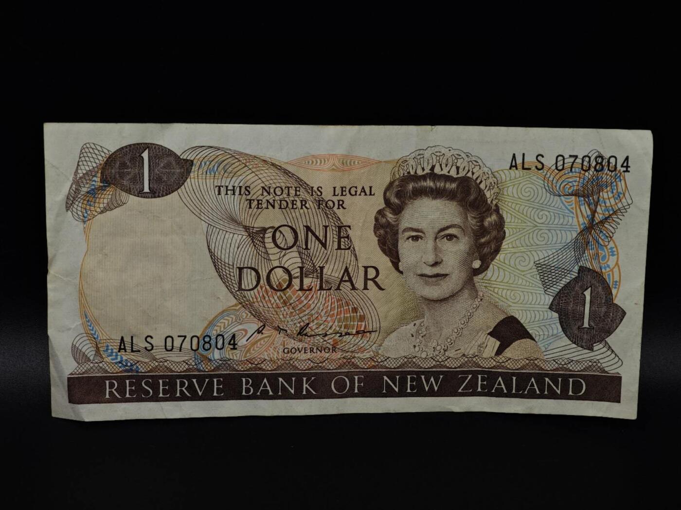  【淘币小摊】限时拍第八百八十二拍   纸币场    每周一统一发货 新西兰1元纸币【有折】