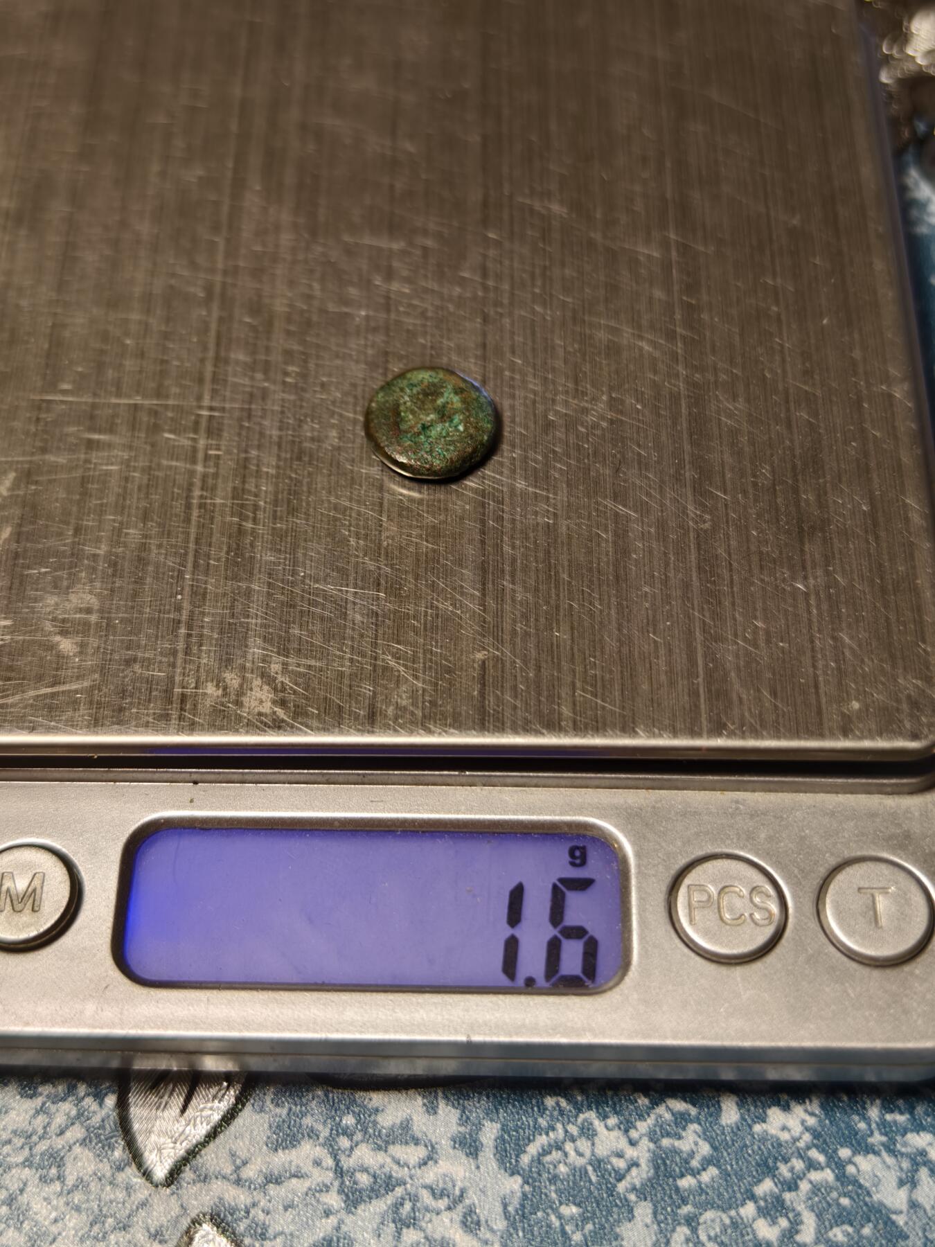 抚柳草堂-第十八期章牌钱币  奖章勋章限时免佣 满百包邮 放漏专场 三佛齐王国末期至满者伯夷王国早期打制小银币 1.6g重 正面有檀香花徽记，背面爪哇岛文，面值1 Unit或称Masa