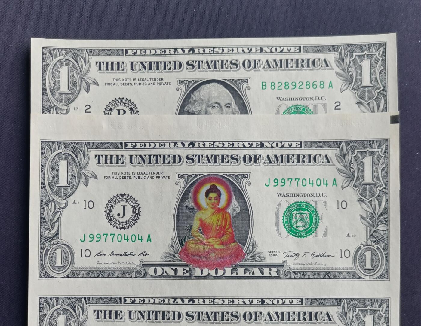 【游宝包邮场】马年第17期 精品单钞场 周日截拍 美国-1美元连体【美元彩色加印福字主题连体钞 纵向长度偏长 与普通1美元尺寸比对详图3图4 顶边纸长有所保留 全新UNC】