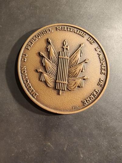 老王徽章第188期 - 法国陆军人事管理局大铜章    直径72mm    重量152.3g