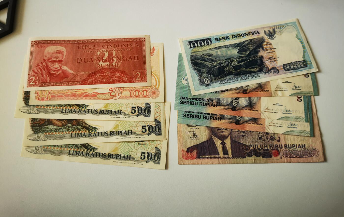零零发流通品外国纸币拍卖 无佣金 印尼一组一万有针眼