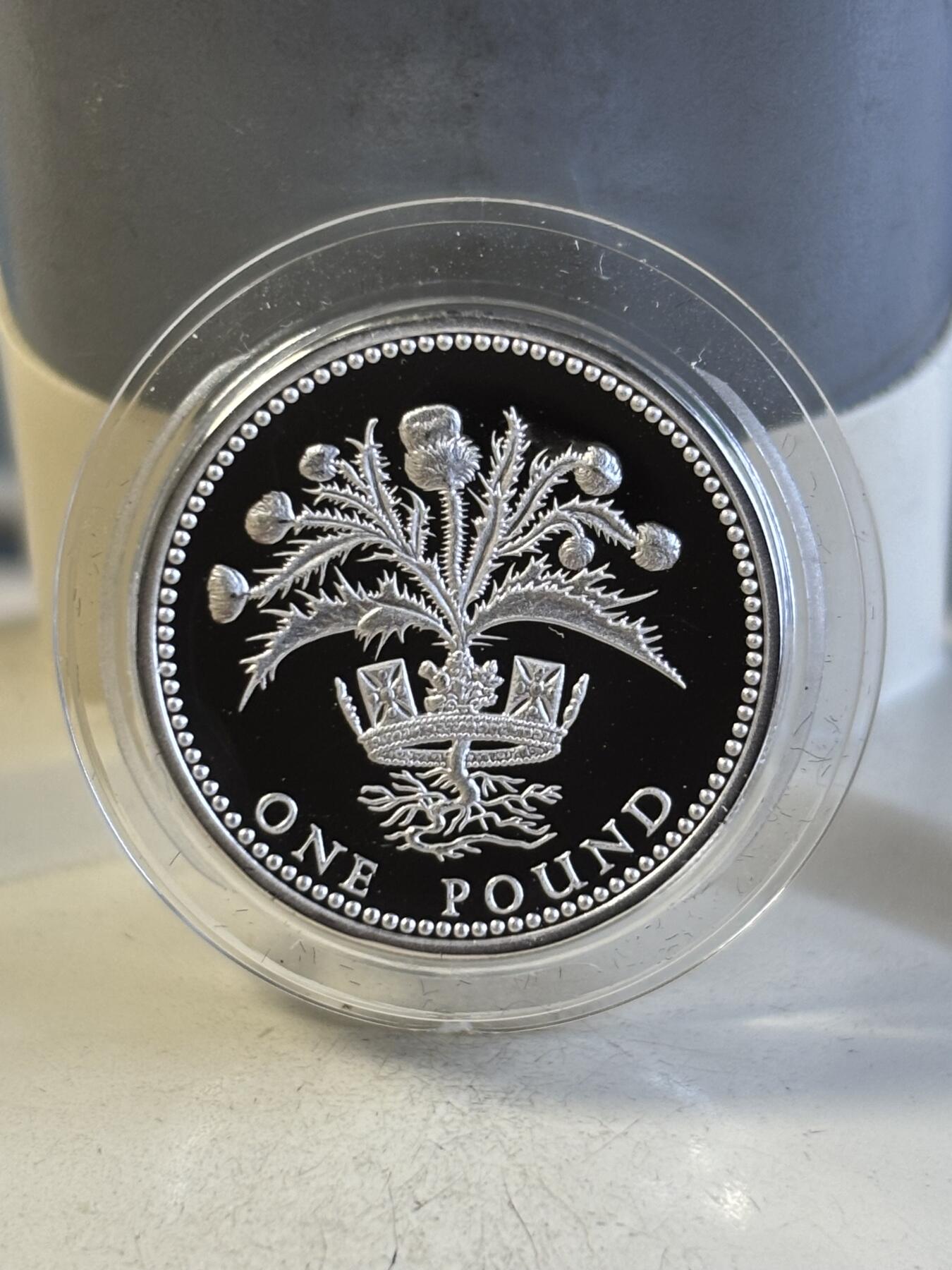 第195期拍卖 英国1984-1987年1英镑精制加厚纪念银币4枚全套，925银，19克*4，发行10000枚