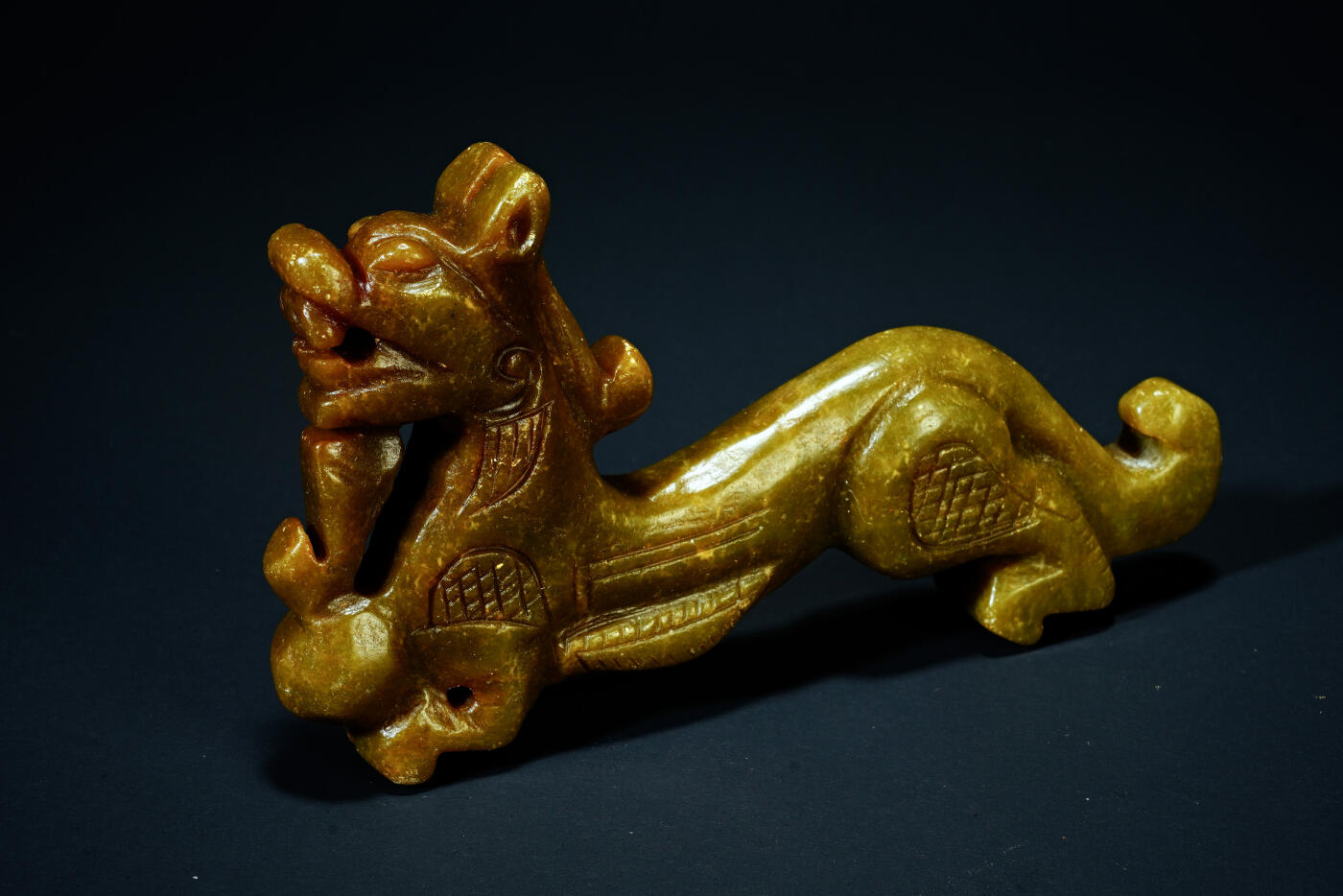 上海都达杂项专场五十八【全场包邮】  古玉玉龙抱珠93-41