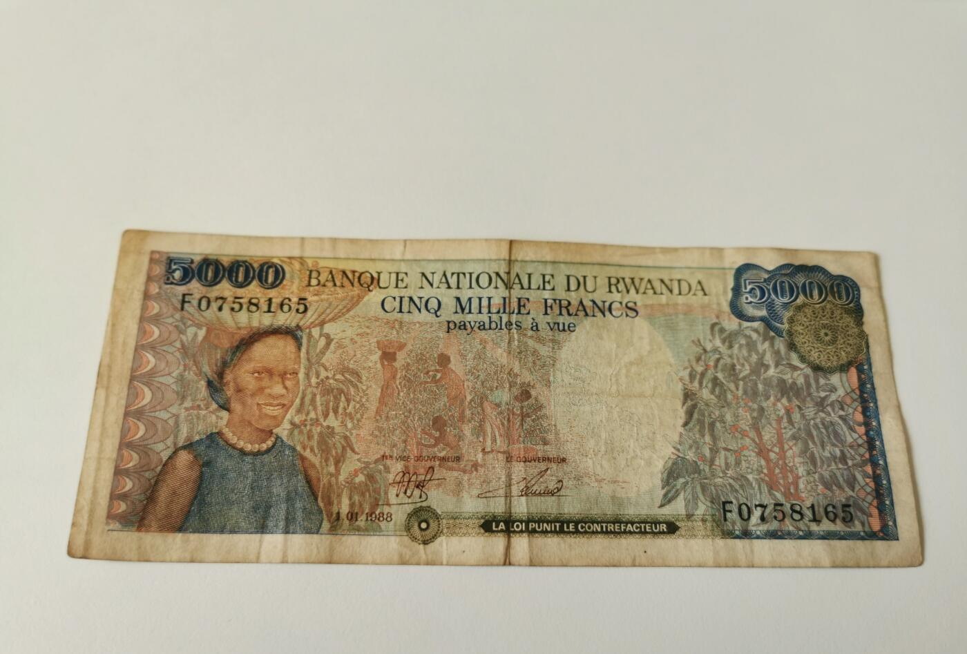 零零发流通品外国纸币拍卖 无佣金 卢旺达5000