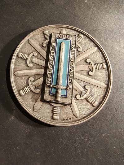 老王徽章第188期 - 法国跨军种军事学校纪念章    直径80mm    重量157g