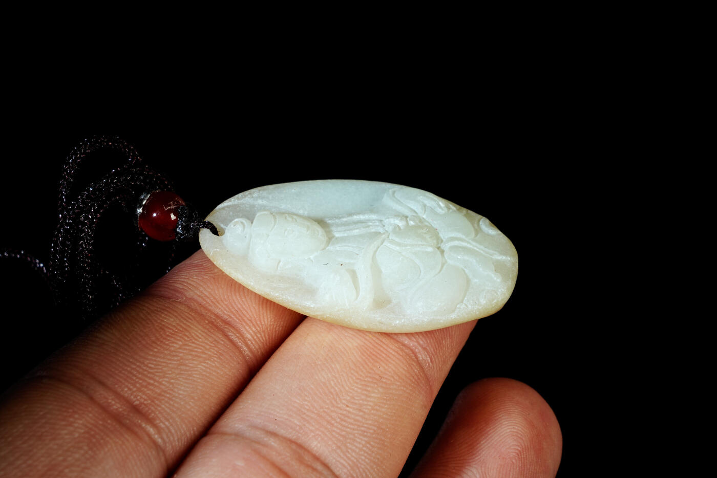 上海都达杂项专场五十八【全场包邮】  天然和田玉精雕《持莲观音》挂件93-52