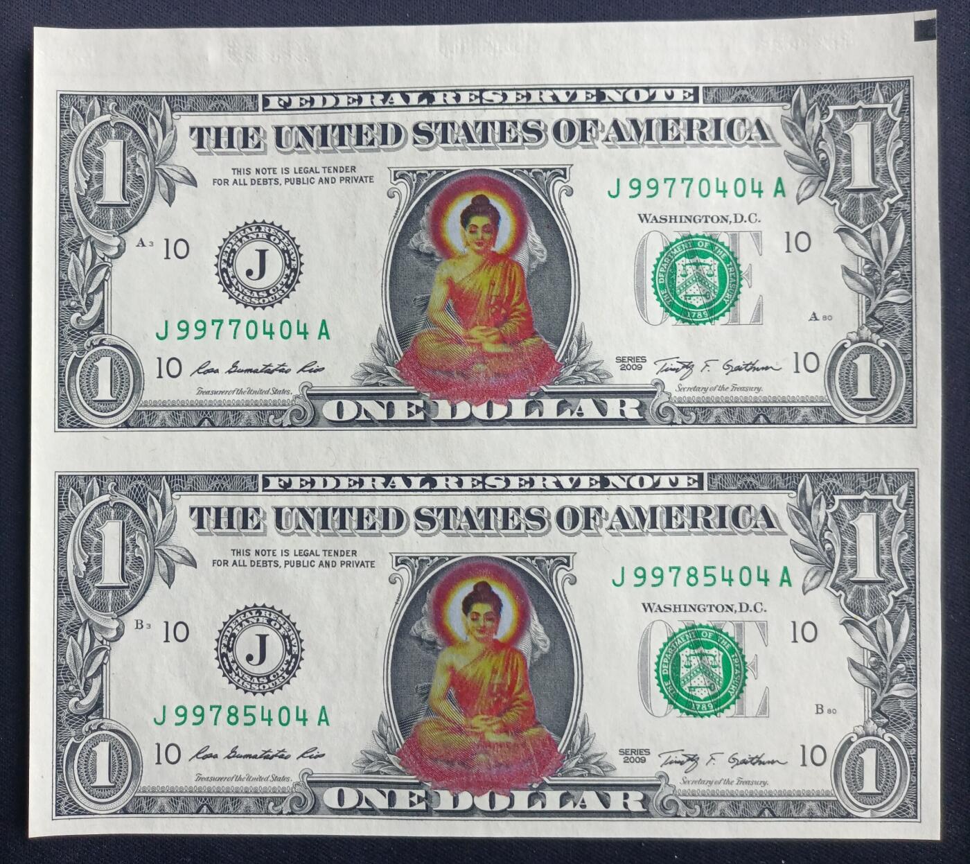 【游宝包邮场】马年第17期 精品单钞场 周日截拍 美国-1美元连体【美元彩色加印福字主题连体钞 纵向长度偏长 与普通1美元尺寸比对详图3图4 顶边纸长有所保留 全新UNC】