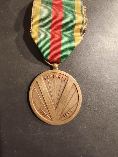 老王徽章第188期 - 比利时二战胜利奖章