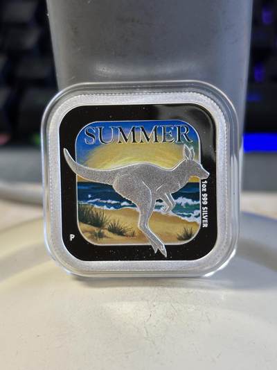 第195期拍卖 - 澳大利亚2013年四季动物系列1袋鼠方形精制彩银币，999银，发行5000枚