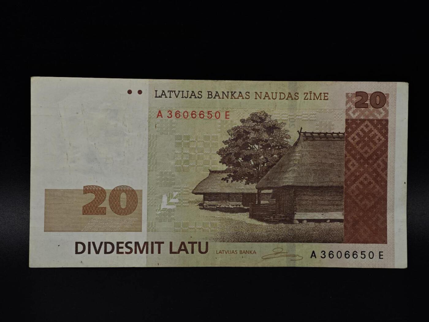  【淘币小摊】限时拍第八百八十二拍   纸币场    每周一统一发货 拉脱维亚2004年20拉特纸币【有折】