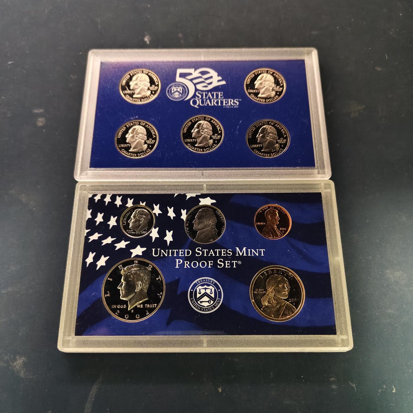 【全场包邮】纯粹捡漏拍515场 美国2002年官方封装精制套币（流通币一盒+州币一盒）-盒证全