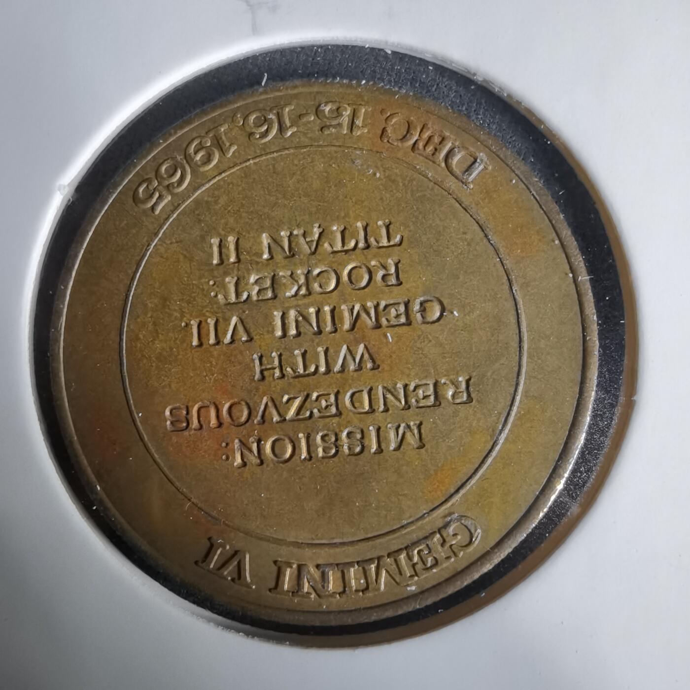 沼泽如烟--第1033场 航天纪念章