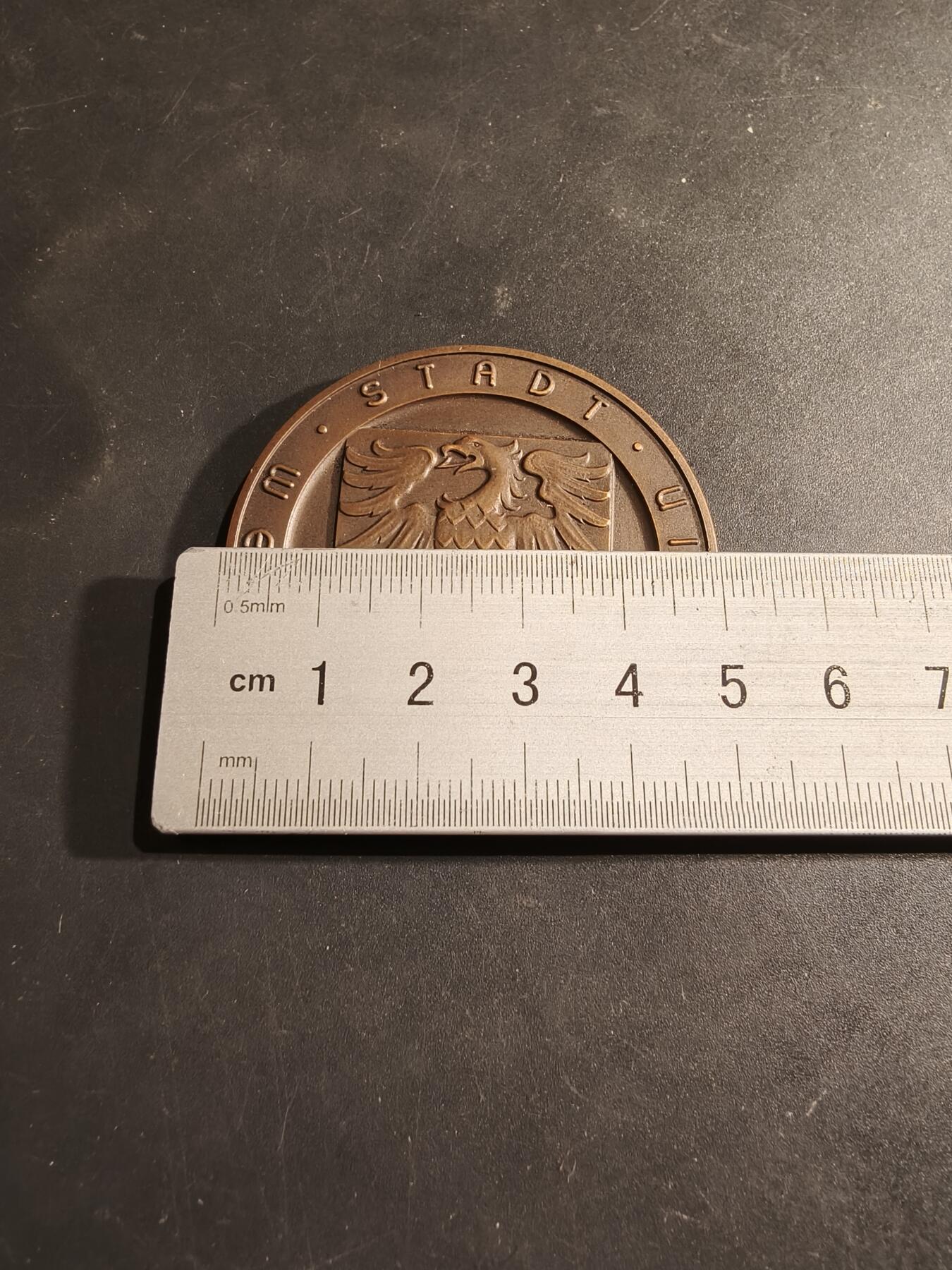 老王徽章第188期 德国韦尔特海姆市纪念章     直径50mm    重量41.9g