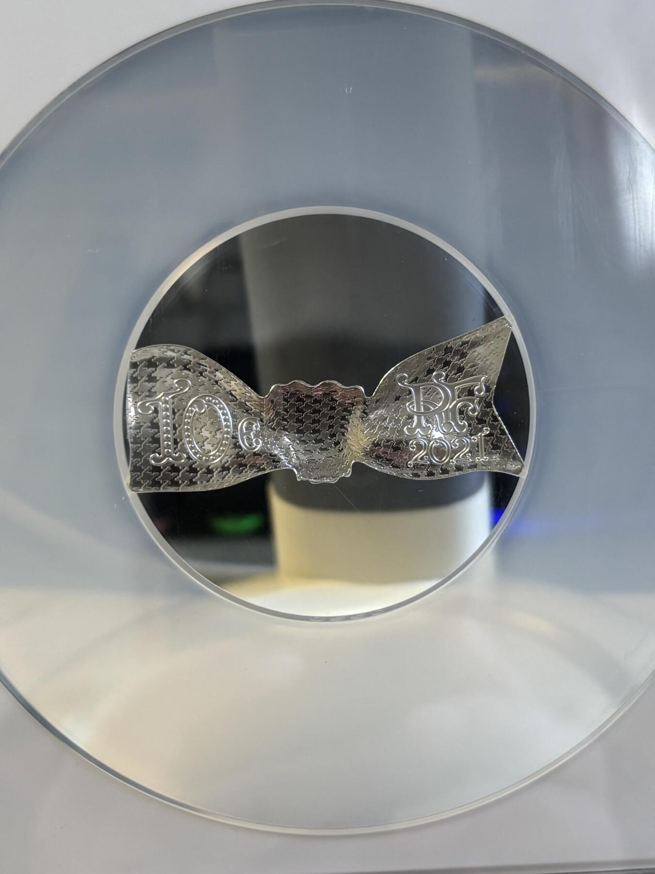 第195期拍卖 法国2021年法兰西瑰宝系列迪奥蝴蝶结异形纪念银币NGC-PF70首，999银，22.2克，发行5000枚