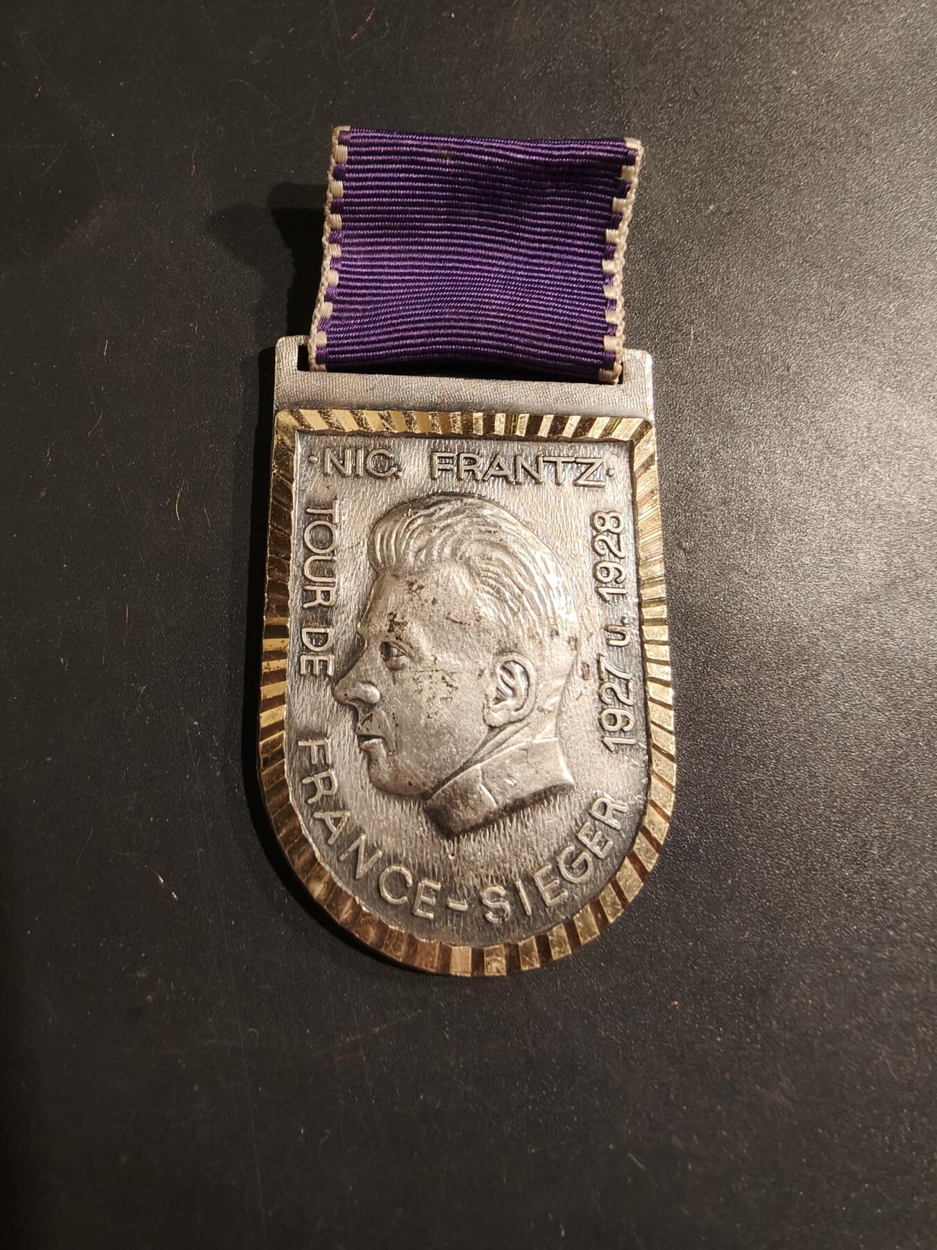 老王徽章第188期 卢森堡自行车运动员尼古拉·弗朗茨纪念章