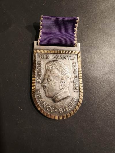 老王徽章第188期 - 卢森堡自行车运动员尼古拉·弗朗茨纪念章