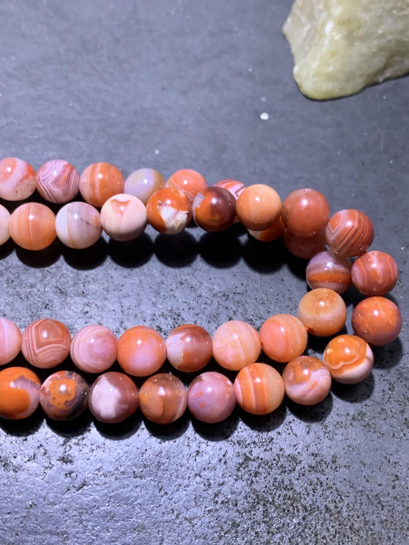 精美红白川料南红玛瑙108手串一条，