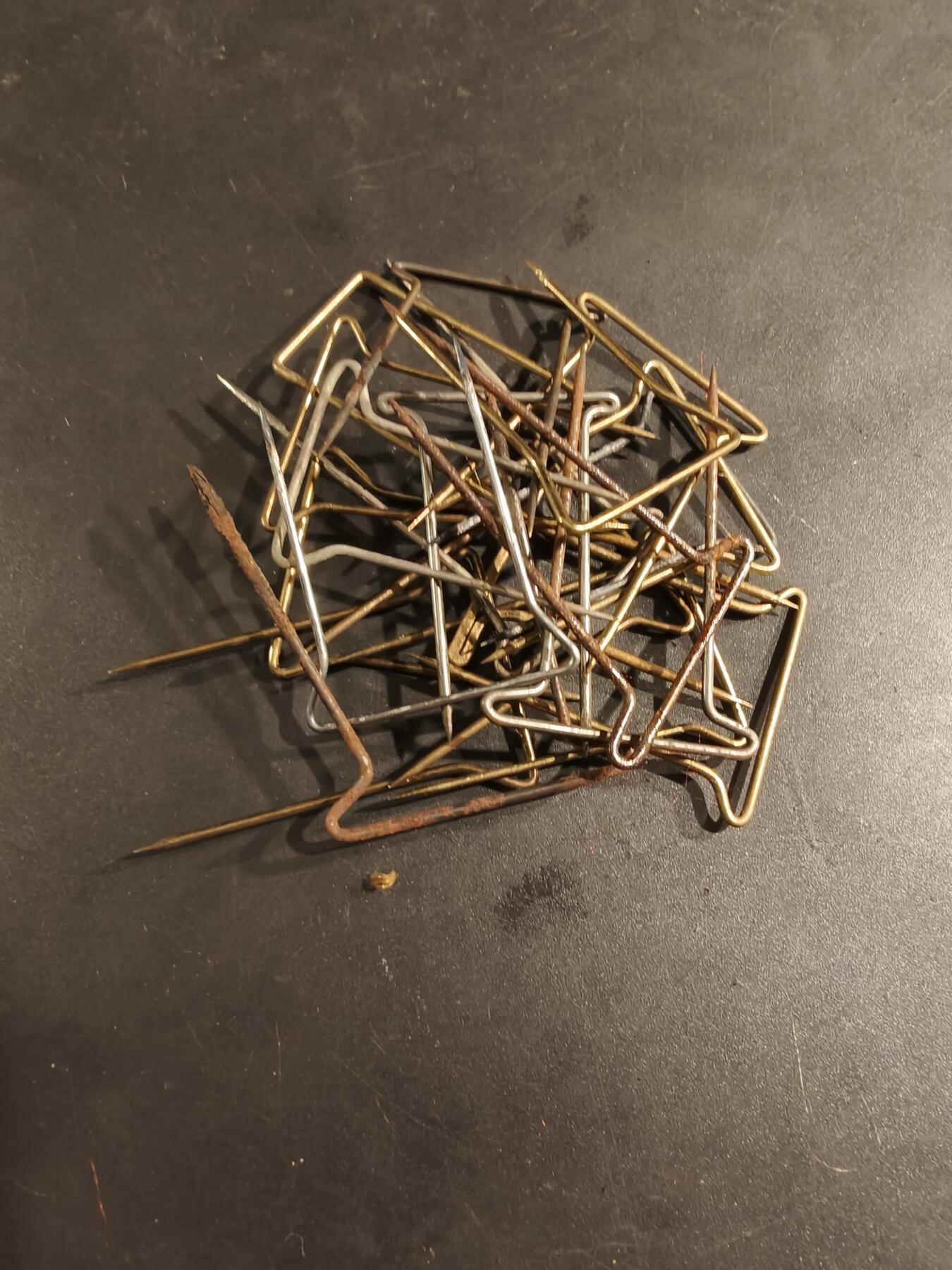 老王徽章第188期 法国比利时针插一组20枚