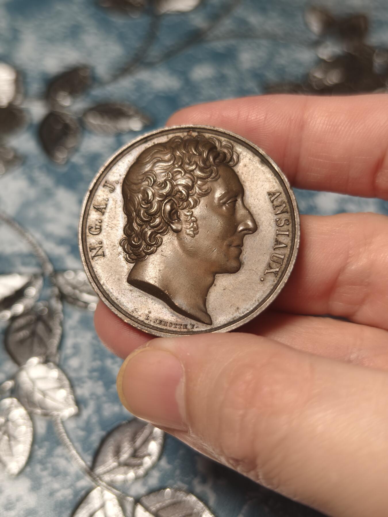 抚柳草堂-第十八期章牌钱币  奖章勋章限时免佣 满百包邮 放漏专场 1835法国医学名人铜章 早期光边原铸直径39.7mm 重29克 高浮雕人物传神 巧克力包浆自然整体保存不错