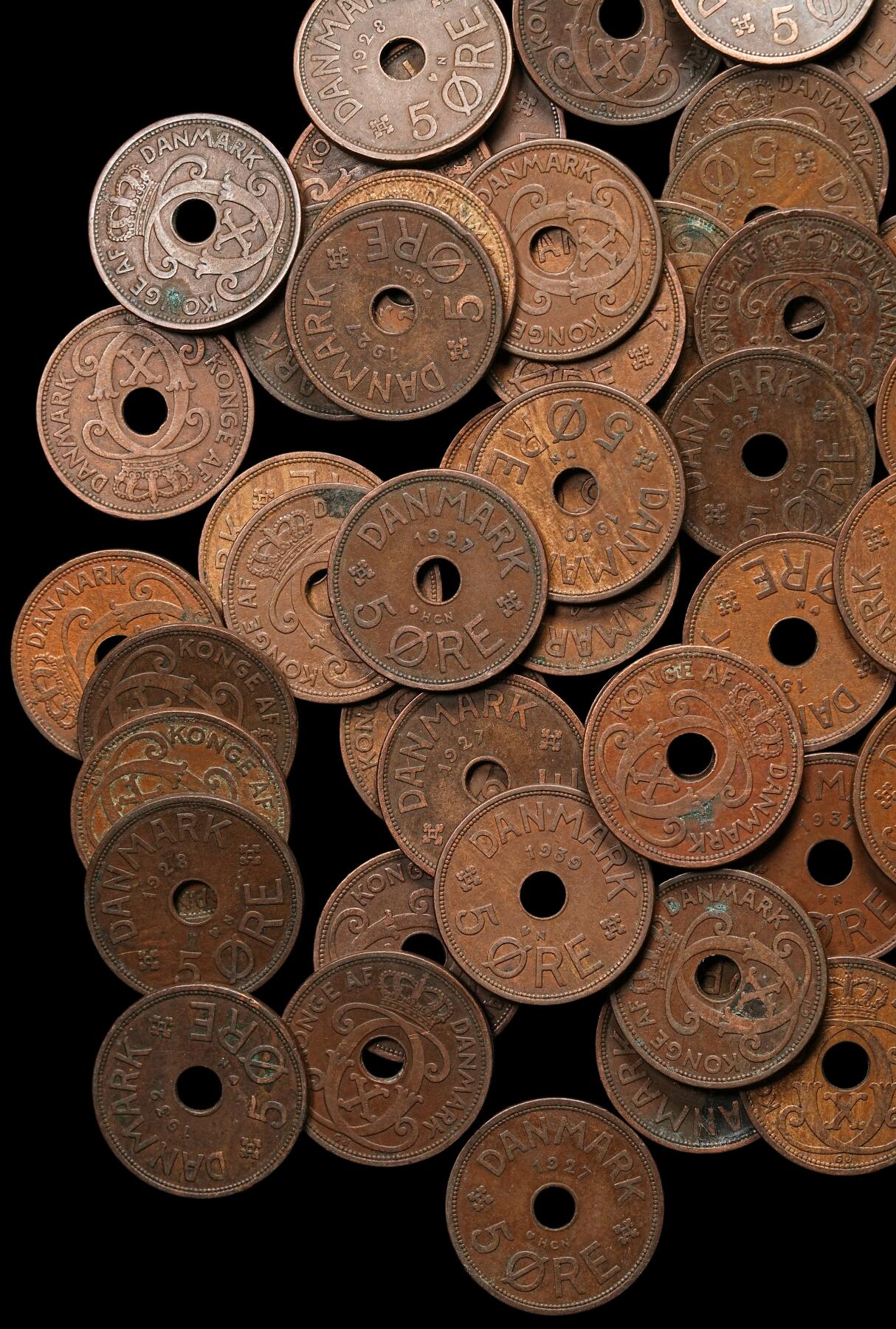 修遠堂世界钱币第108期 丹麦中孔5欧尔铜币70枚，1927-1940年