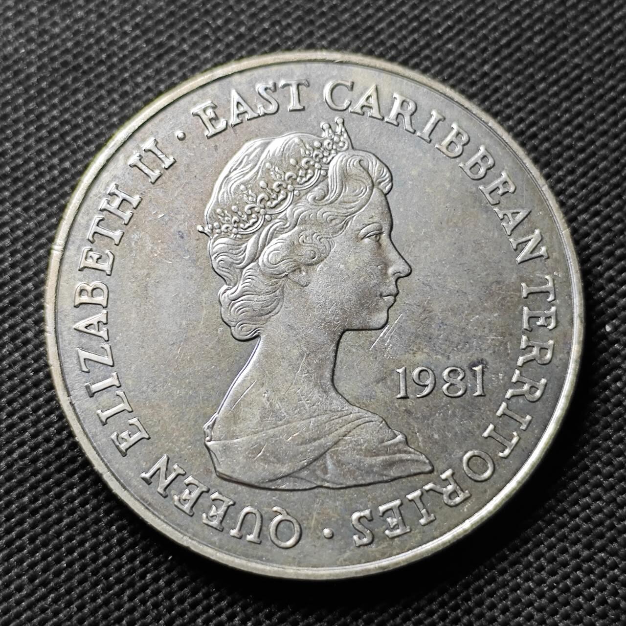 KK钱币收藏小铺   套币专场 2月预留时间 周末发货  东加勒比1981年10元戴安娜婚礼纪念币 少见