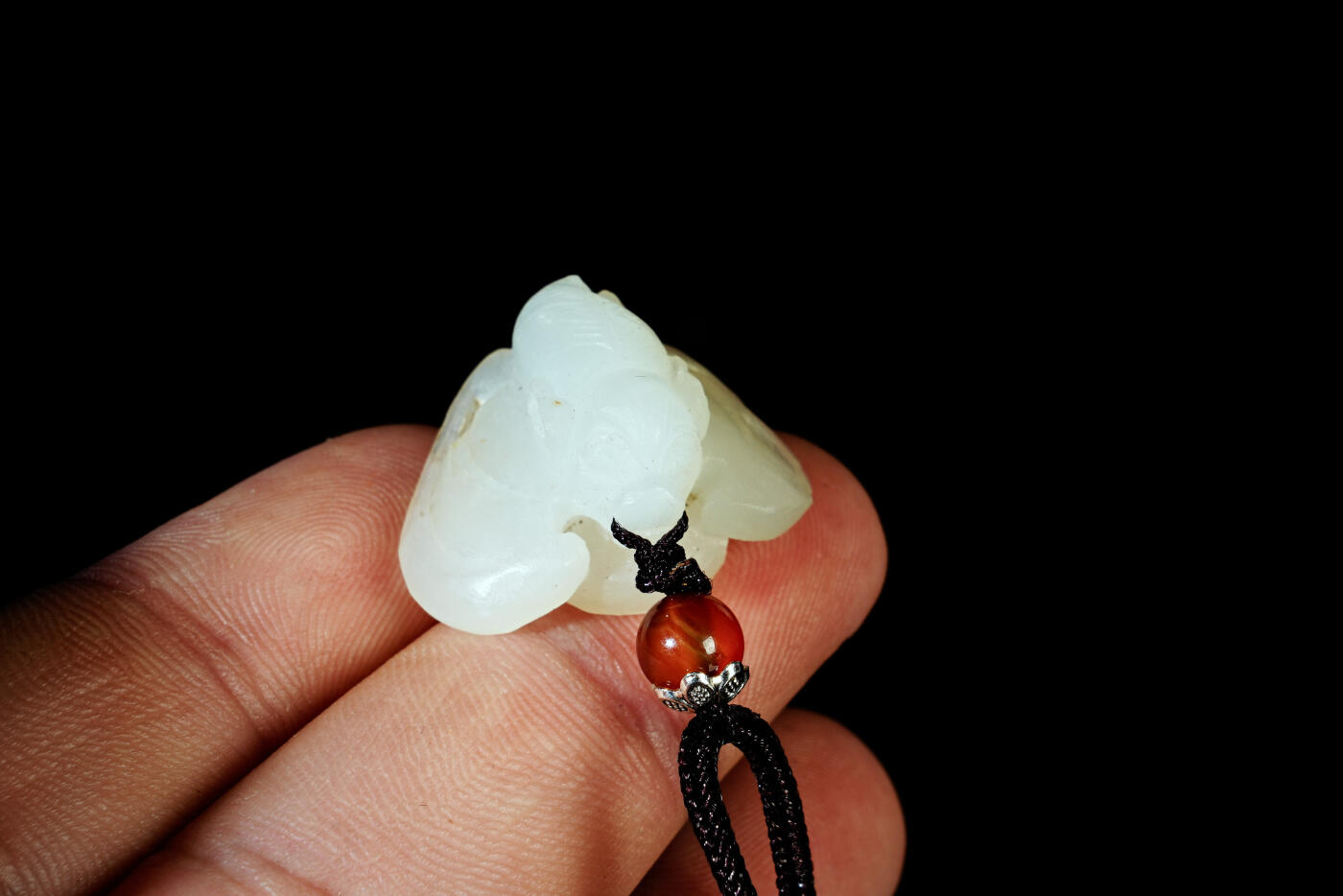 上海都达杂项专场五十八【全场包邮】  天然和田玉精雕《福在眼前》挂件93-56