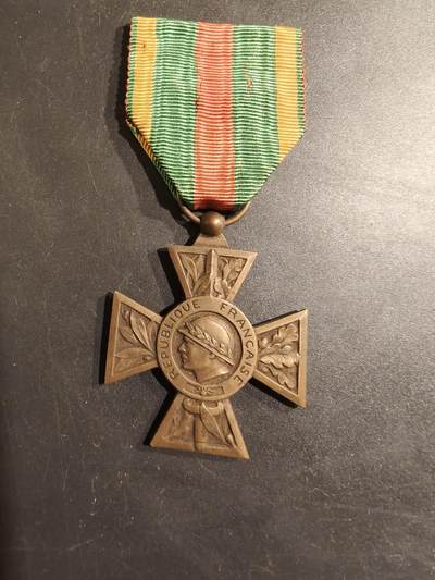 老王徽章第188期 - 法国一战战争志愿者服役十字奖章