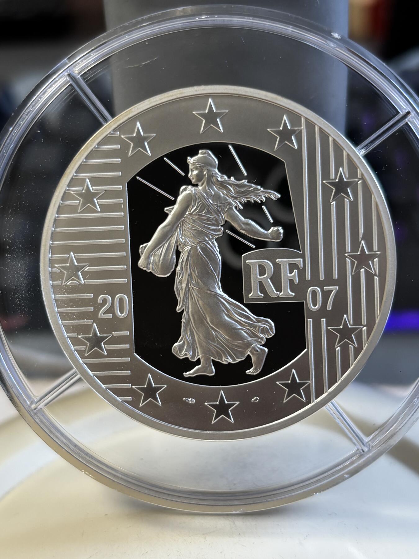 第195期拍卖 法国2007年欧元使用5周年女神5盎司加厚纪念银币，950银，，发行500枚