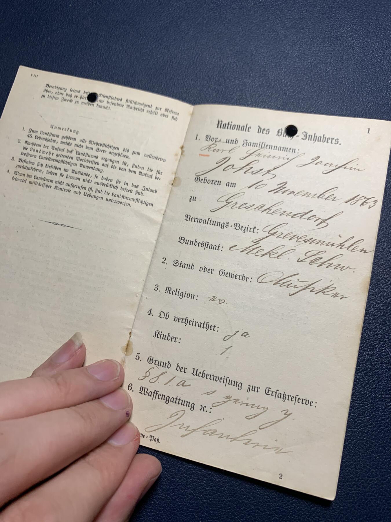 欢度清明，直接出价就行，这场不读秒到点直接结拍。 帝德军旅登记证件一本