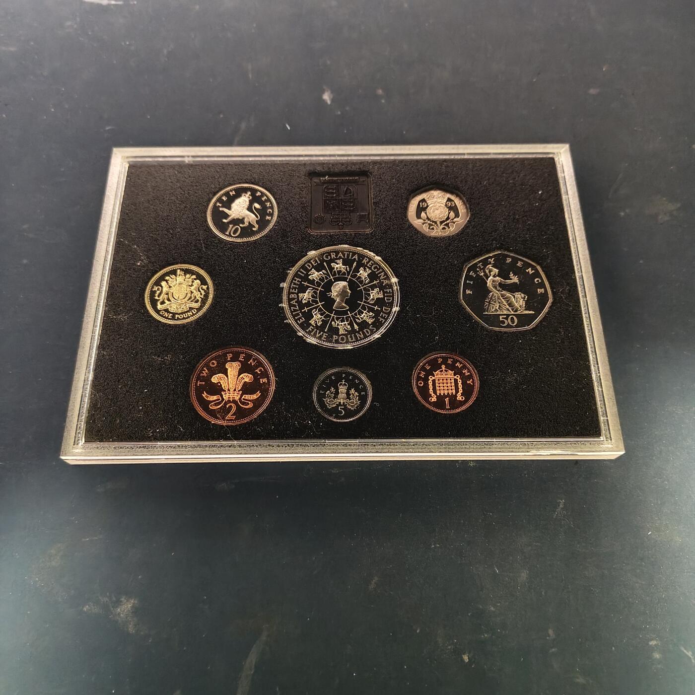 【全场包邮】纯粹捡漏拍515场 英国1993年官方精制套币-盒证全-含5镑加冕40周年克朗精制纪念币