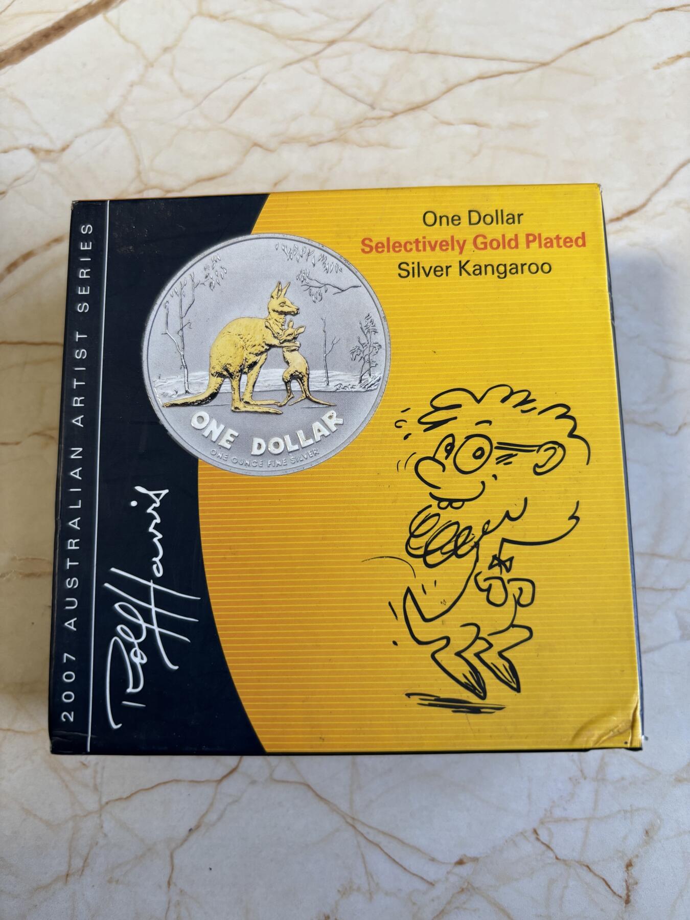 第195期拍卖 澳大利亚2007年袋鼠系列精制磨砂镀金1盎司银币，999银镀金，发行12500枚，皮盒有瑕疵