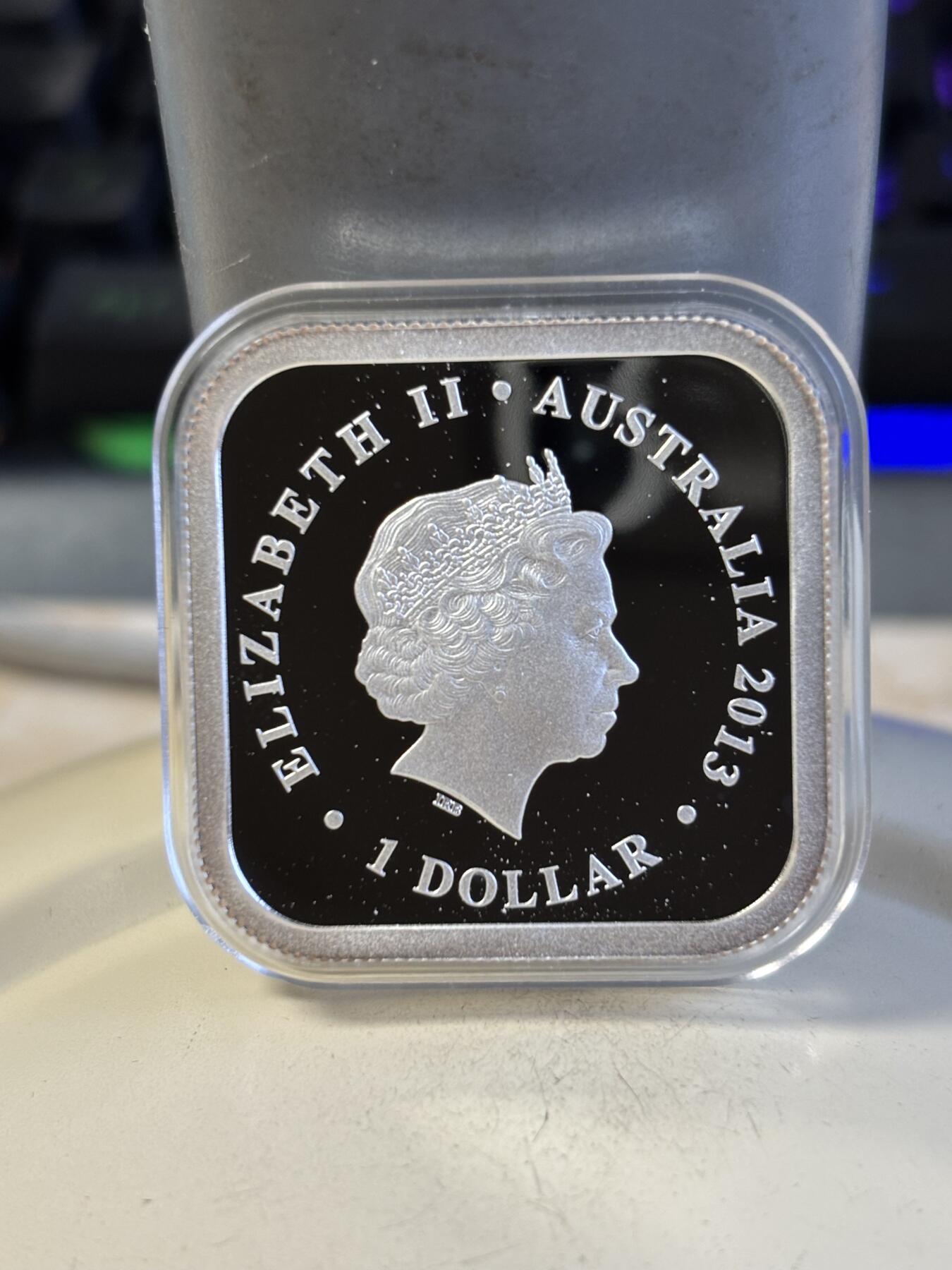 第195期拍卖 澳大利亚2013年四季动物系列1袋鼠方形精制彩银币，999银，发行5000枚