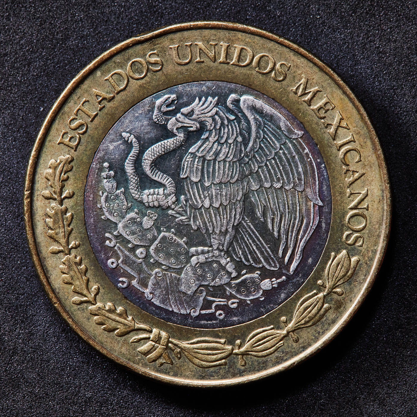 【俄甄集藏】2026年(050)04-01星期三 晚 19:30 全场包邮 墨西哥2003-2005年联邦州100比索双色纪念大银币6枚一组，外圈为铜，中心为925银，单枚重约33.9克，分别为下加利福尼亚州、奇瓦瓦州、韦拉克鲁斯州、克雷塔罗州、新莱昂州、金塔纳罗奥州