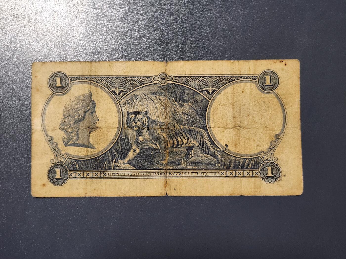 3月21号晚上8点 外国纸币自动截拍第42场 马来亚 海峡殖民地 叻屿呷国库银票1935年1元 胡须佬 裂口