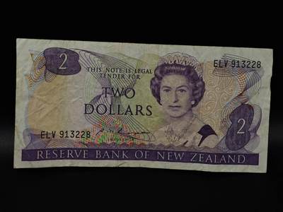  【淘币小摊】限时拍第八百八十二拍   纸币场    每周一统一发货 - 新西兰2元纸币【有折】