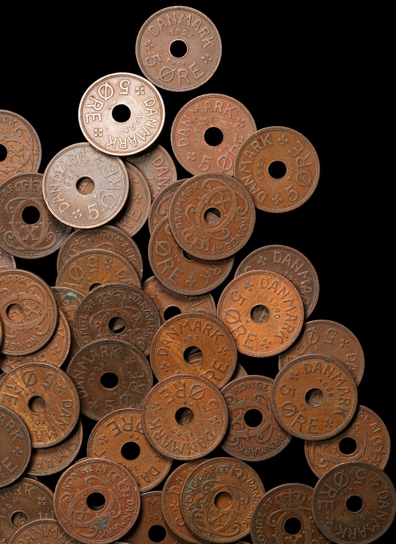 修遠堂世界钱币第108期 丹麦中孔5欧尔铜币70枚，1927-1940年