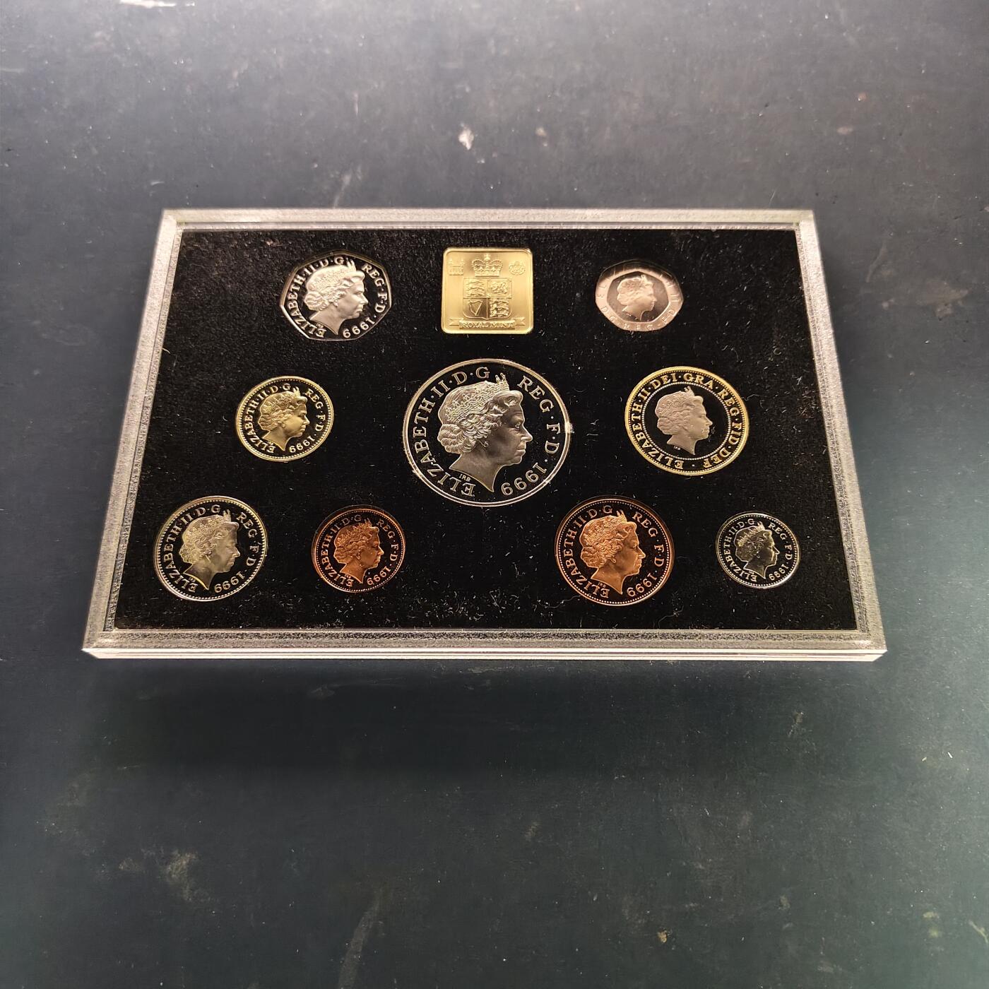 【全场包邮】纯粹捡漏拍515场 英国1999年官方蓝本精制套币-盒证全-含5镑戴安娜王妃+2镑橄榄球世界杯+1镑苏格兰狮徽精制纪念币