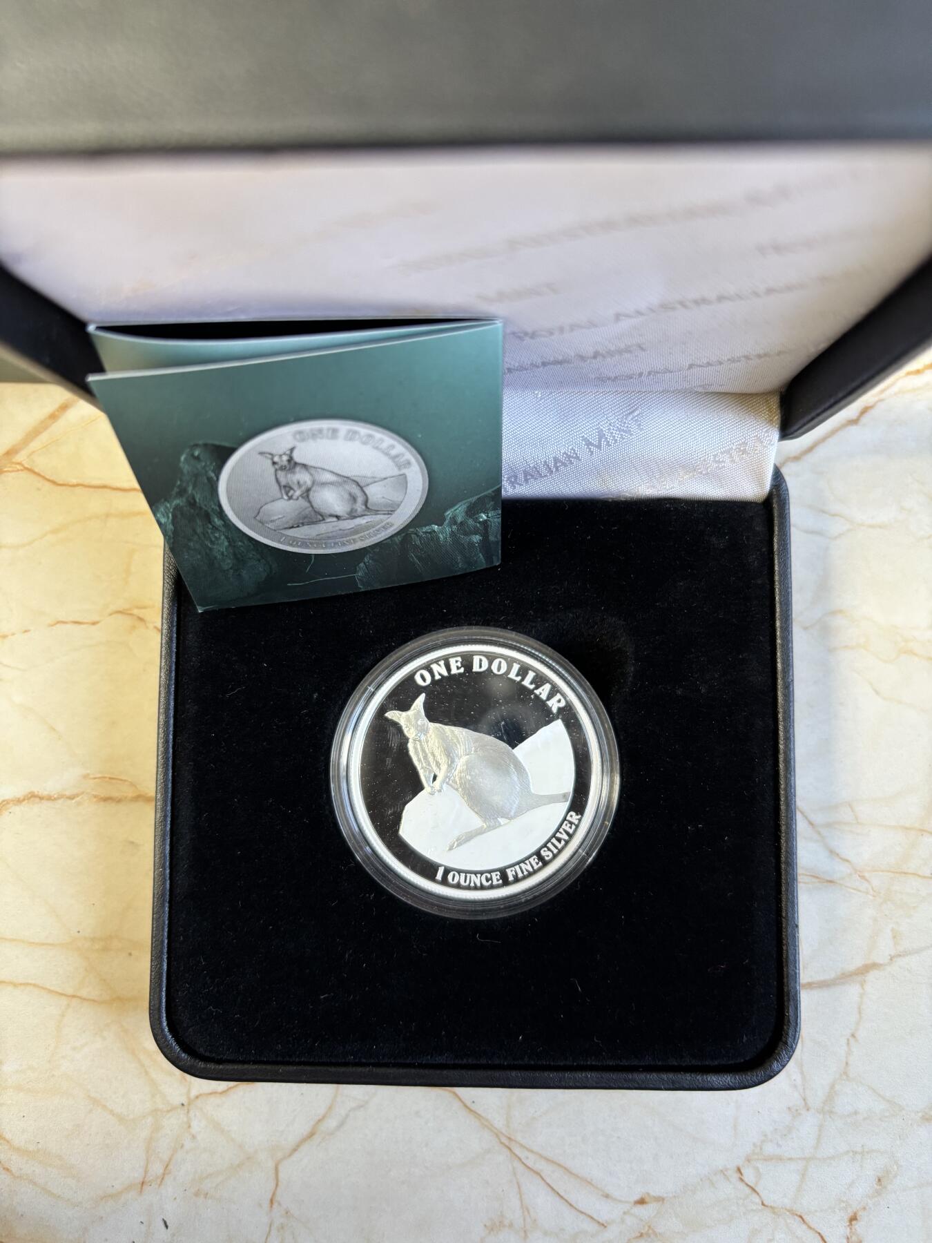 第195期拍卖 澳大利亚2012年澳洲袋鼠系列精制1盎司纪念银币，999银，发行20000枚