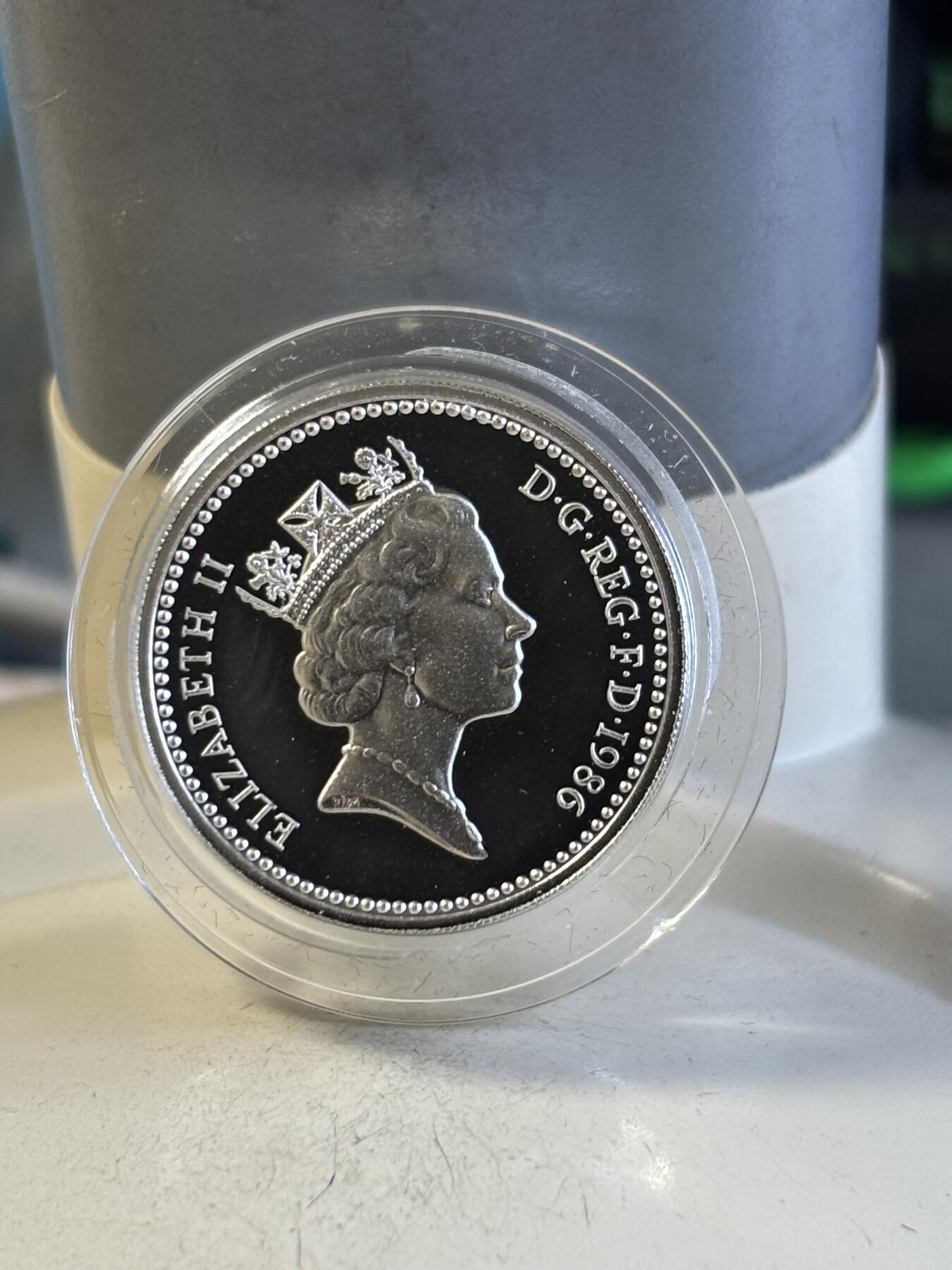 第195期拍卖 英国1984-1987年1英镑精制加厚纪念银币4枚全套，925银，19克*4，发行10000枚