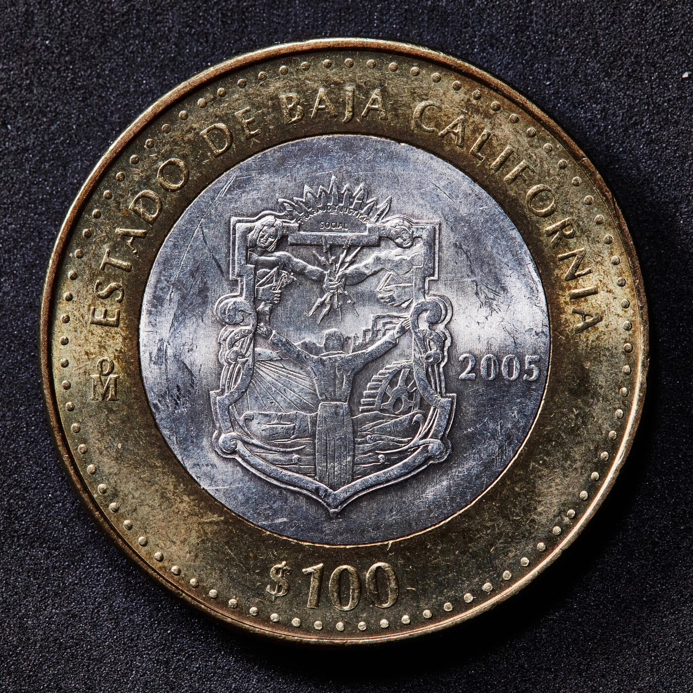 【俄甄集藏】2026年(050)04-01星期三 晚 19:30 全场包邮 墨西哥2003-2005年联邦州100比索双色纪念大银币6枚一组，外圈为铜，中心为925银，单枚重约33.9克，分别为下加利福尼亚州、奇瓦瓦州、韦拉克鲁斯州、克雷塔罗州、新莱昂州、金塔纳罗奥州