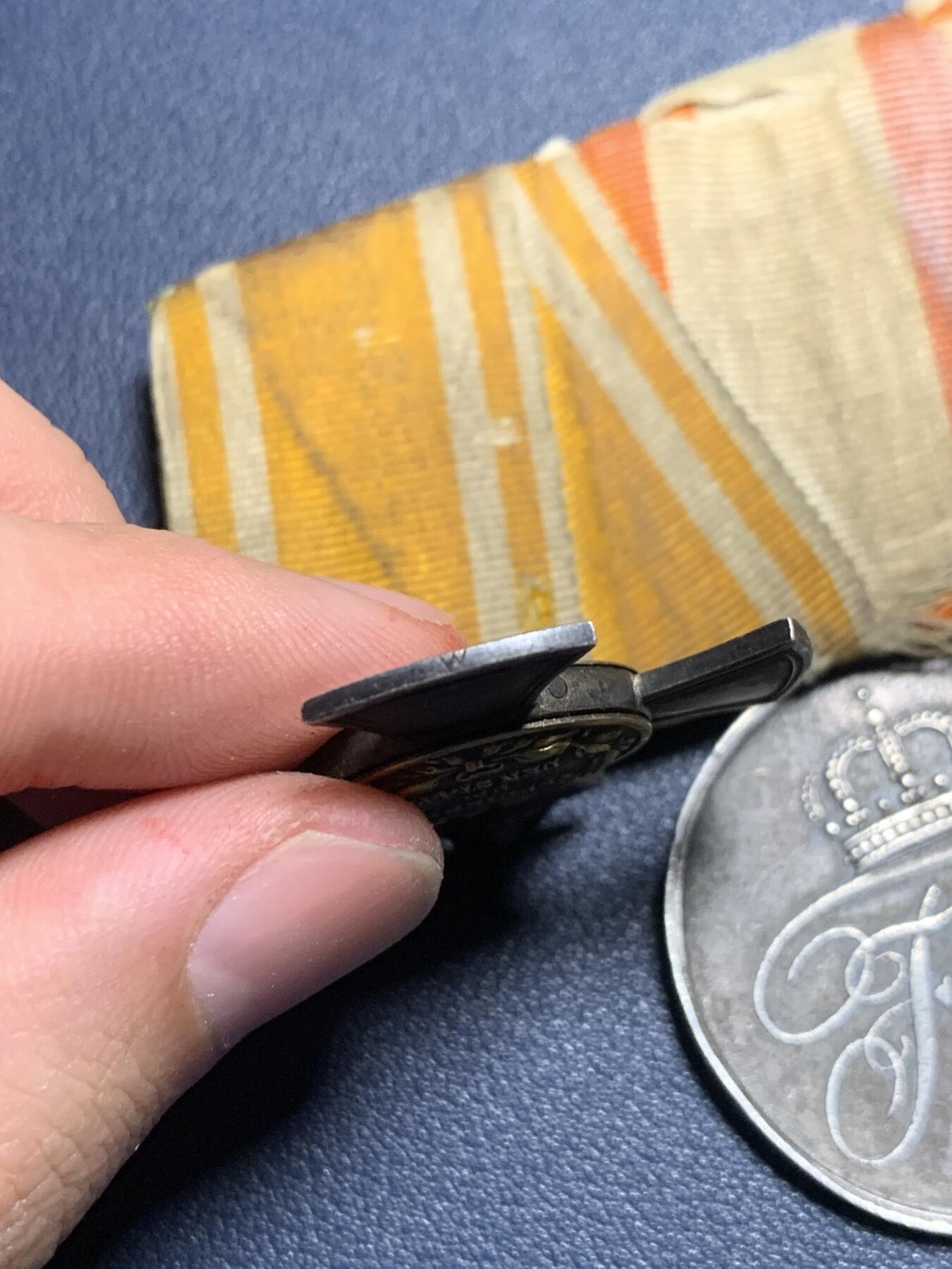 欢度清明，直接出价就行，这场不读秒到点直接结拍。 帝德普鲁士一战战前5联排，包含1900十字荣誉，常规荣誉，普鲁士25年服役，德皇百年奖章，巴登9年服役