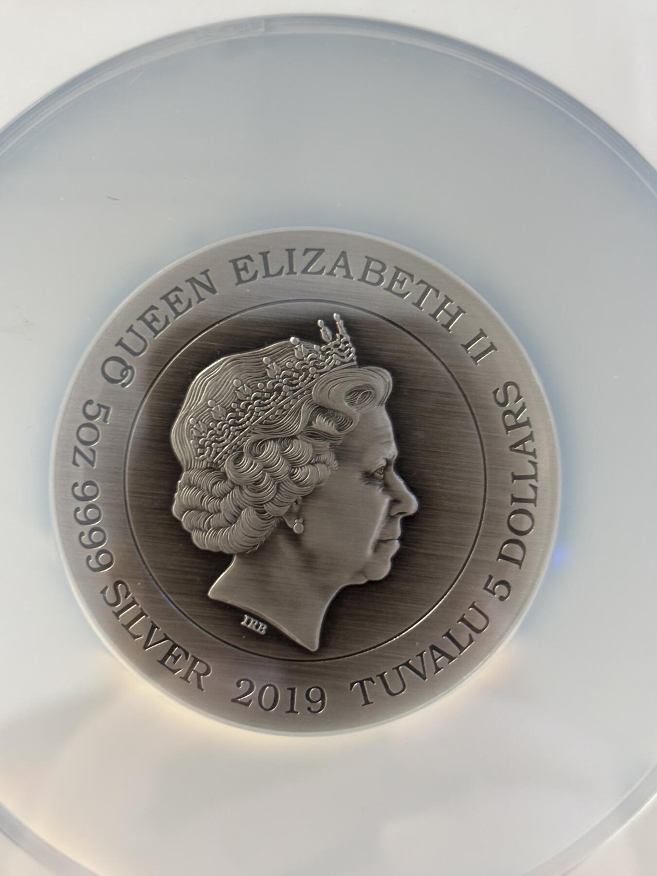 第195期拍卖 图瓦卢2019年龙凤呈祥5盎司银币NGC-MS70首，999银，发行318枚