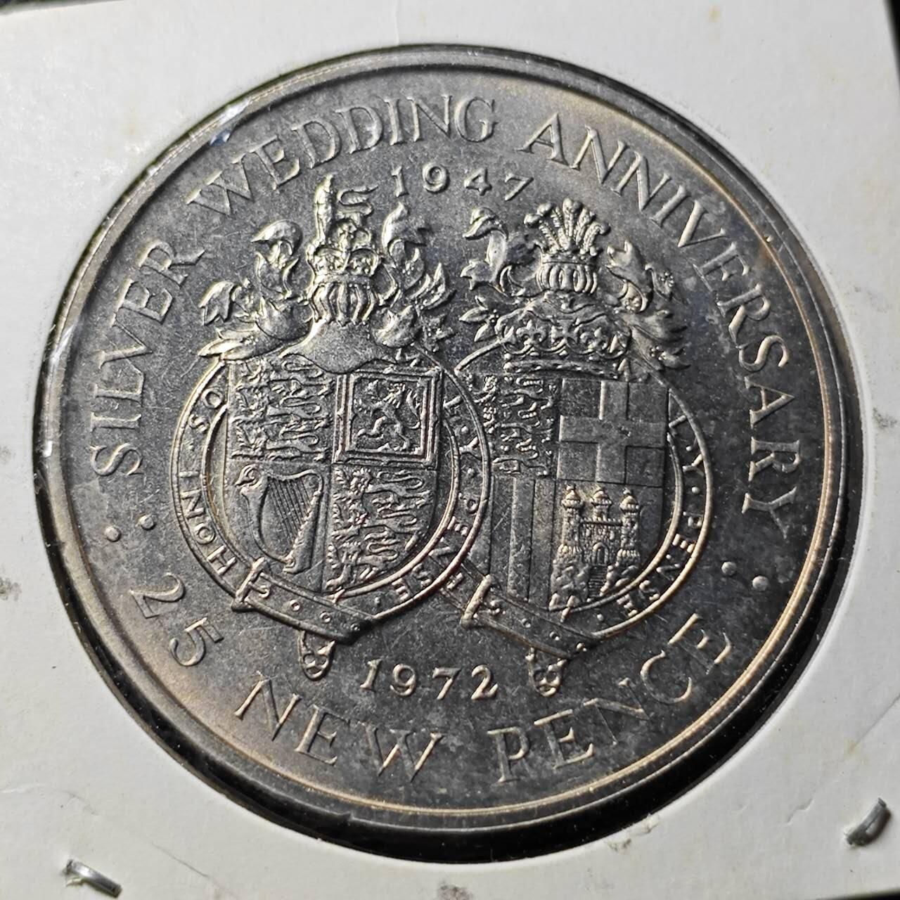 KK钱币收藏小铺   套币专场 2月预留时间 周末发货  英属直布罗陀1972年25便士女王银婚克朗形纪念币