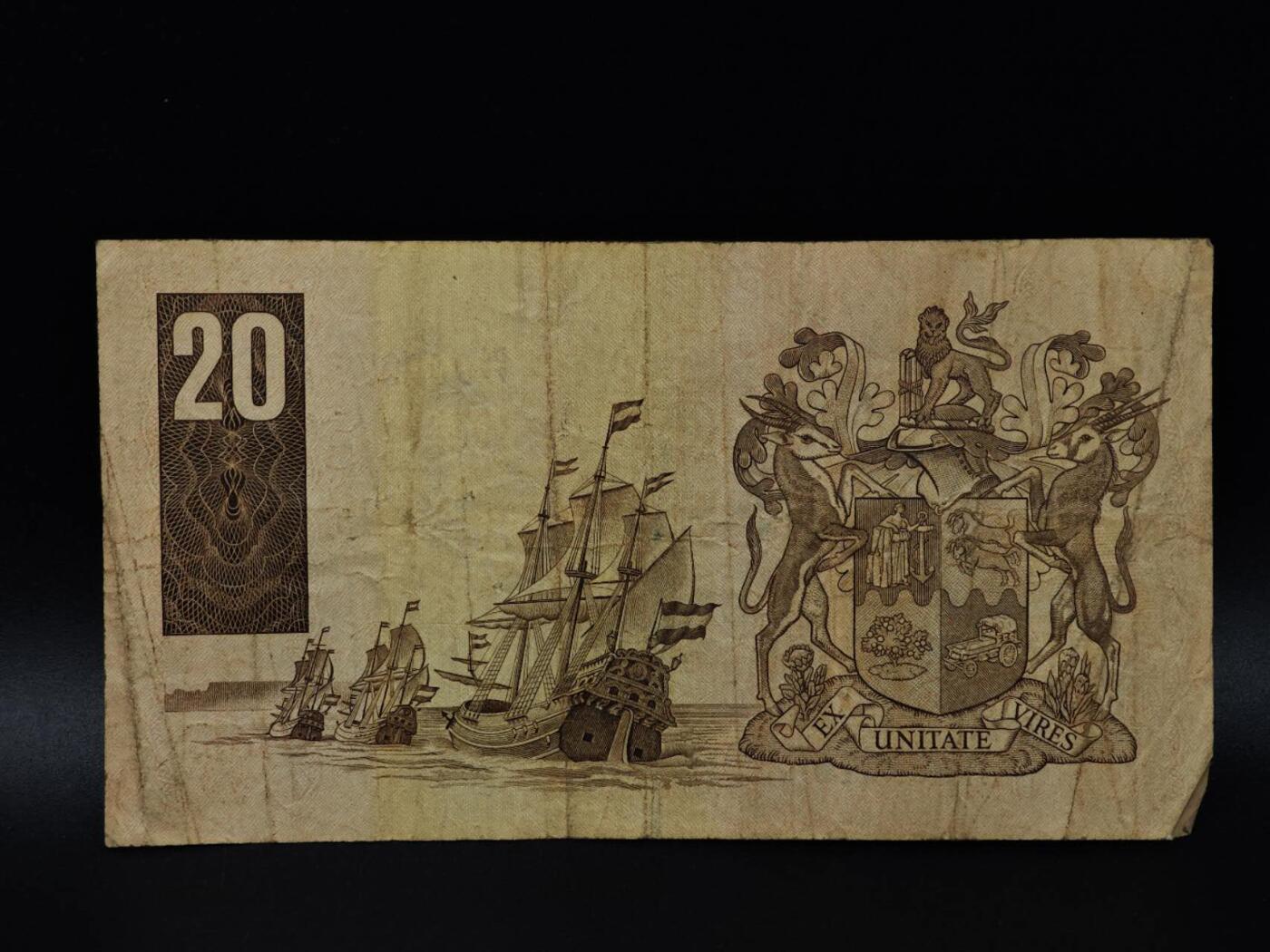  【淘币小摊】限时拍第八百八十二拍   纸币场    每周一统一发货 南非20兰德纸币【有折】