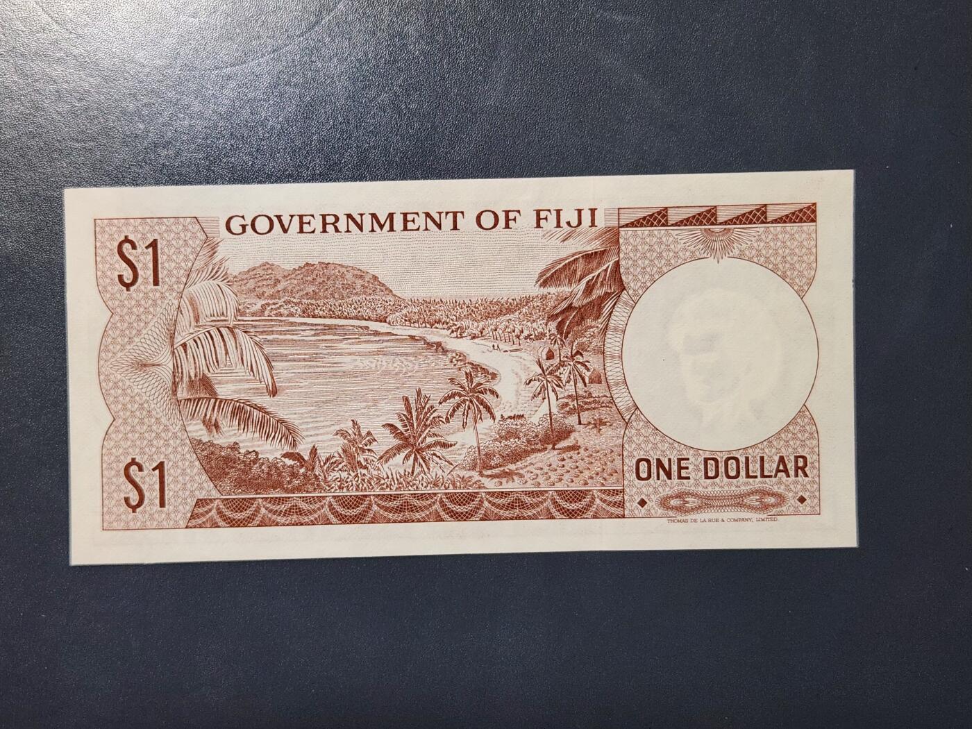 3月22号晚上8点 外国纸币自动截拍第43场 英属 斐济1元 1971年版 英女王戎装像 新品