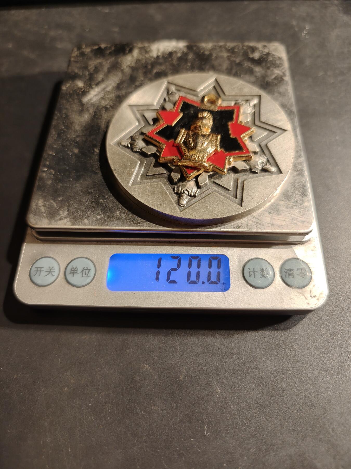 老王徽章第188期 法国陆军第6工兵团纪念章     直径70mm    重量120g