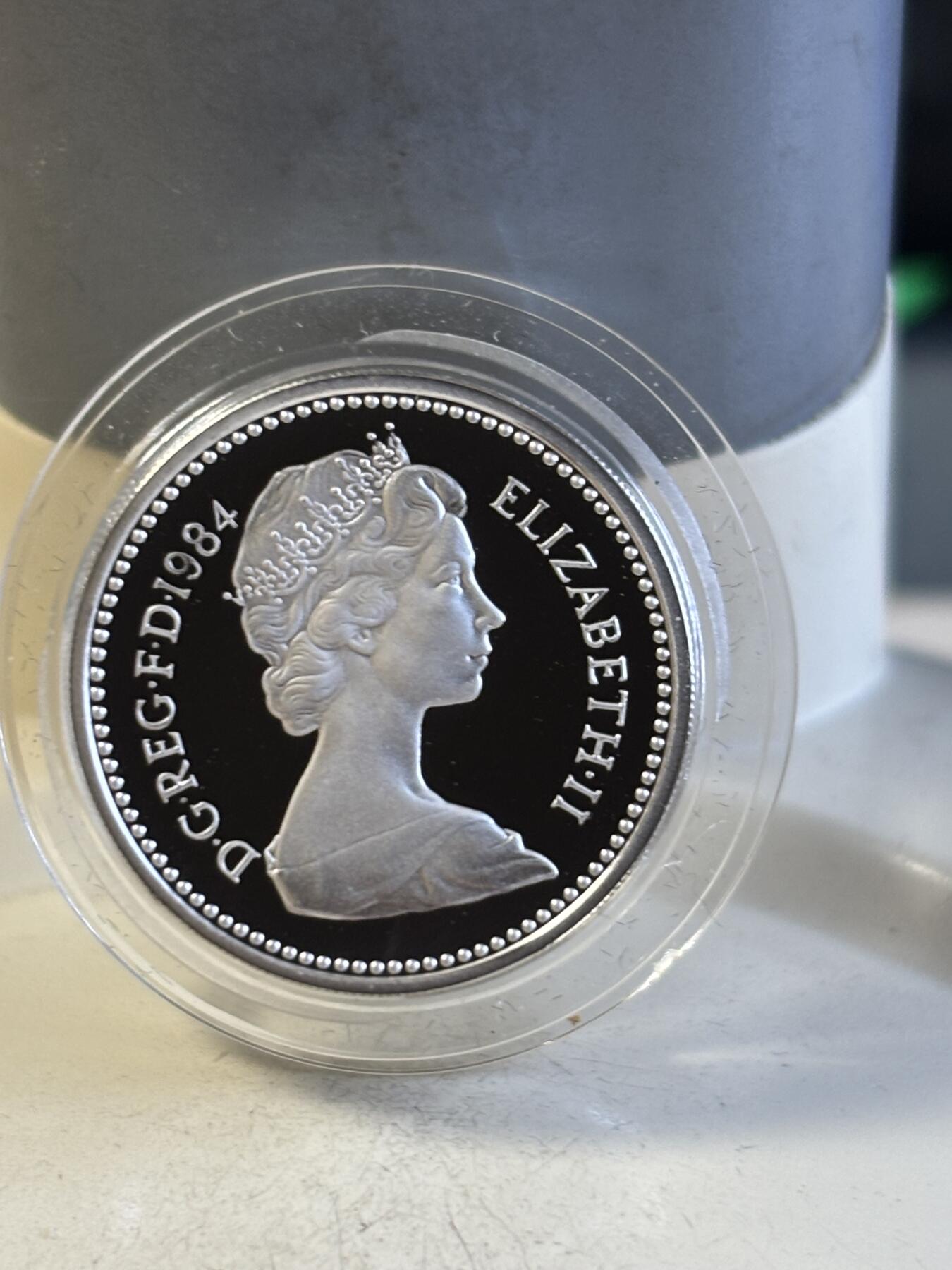 第195期拍卖 英国1984-1987年1英镑精制加厚纪念银币4枚全套，925银，19克*4，发行10000枚