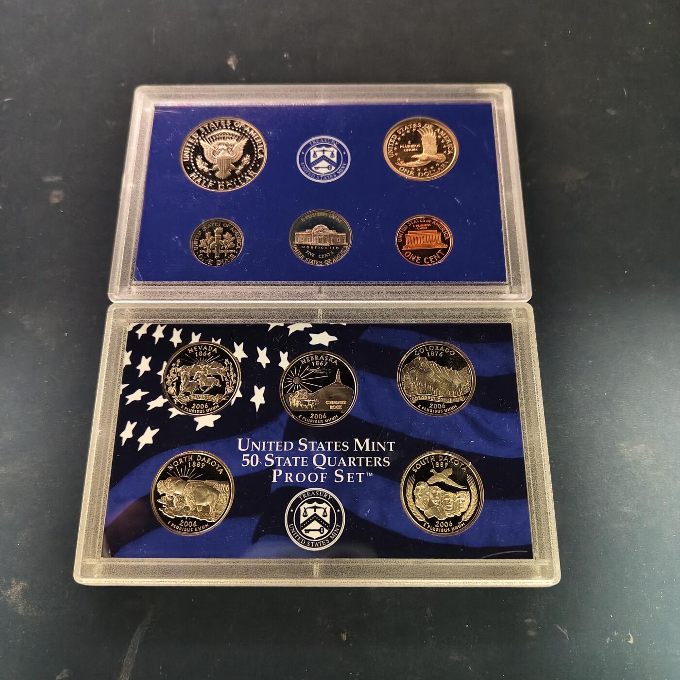 【全场包邮】纯粹捡漏拍515场 美国2006年官方封装精制套币（流通币一盒+州币一盒）-盒证全