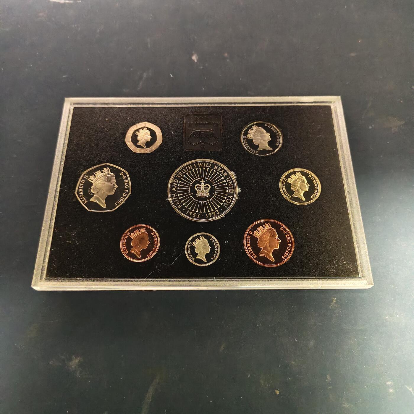 【全场包邮】纯粹捡漏拍515场 英国1993年官方精制套币-盒证全-含5镑加冕40周年克朗精制纪念币